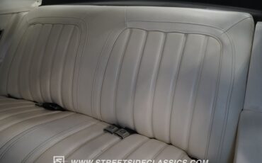 Pontiac-Grand-prix-1976-Athena-Blue-White-45