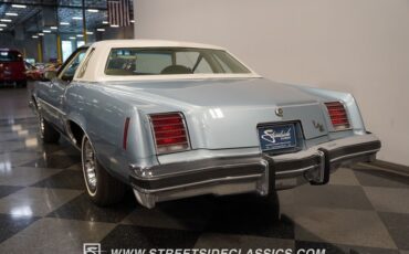 Pontiac-Grand-prix-1976-Athena-Blue-White-6