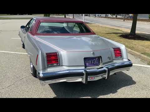 Pontiac-Grand-prix-1976-Silver-Maroon-1
