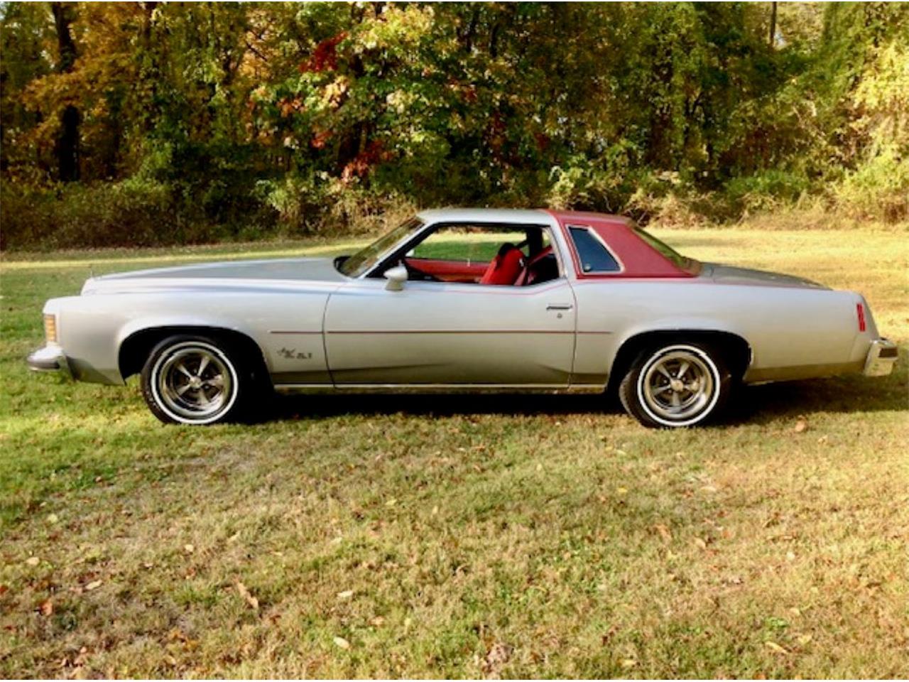 Pontiac-Grand-prix-1976-Silver-Maroon-3