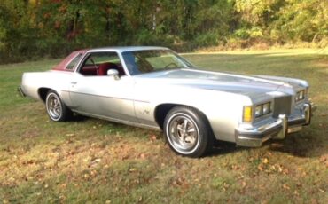 Pontiac-Grand-prix-1976-Silver-Maroon