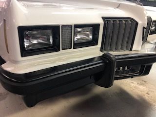 Pontiac-Grand-prix-1977-White-Light-Tan-15