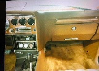 Pontiac-Grand-prix-1977-White-Light-Tan-19