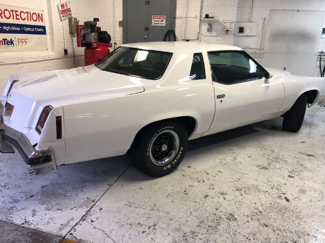 Pontiac-Grand-prix-1977-White-Light-Tan-2