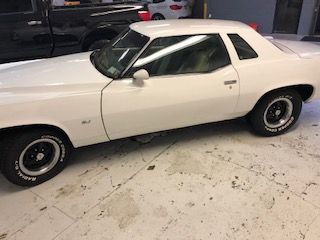 Pontiac-Grand-prix-1977-White-Light-Tan-7