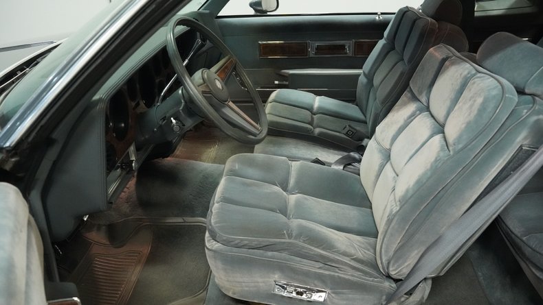 Pontiac-Grand-prix-1985-Medium-Gray-Medium-Dark-Gray-10