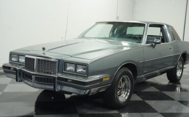 Pontiac-Grand-prix-1985-Medium-Gray-Medium-Dark-Gray-13