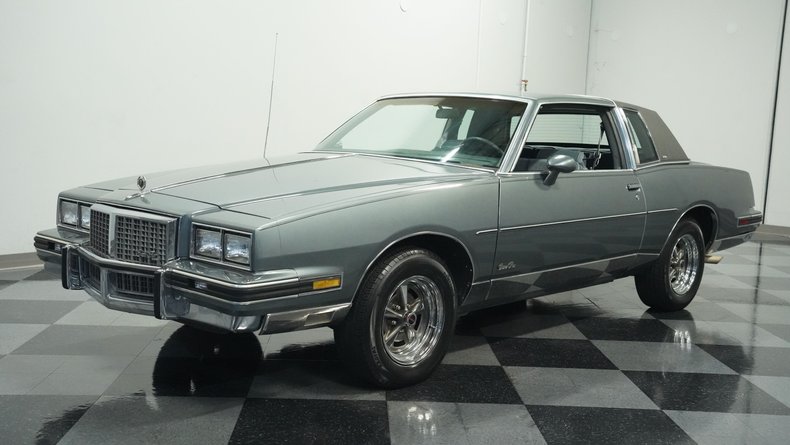 Pontiac-Grand-prix-1985-Medium-Gray-Medium-Dark-Gray-14