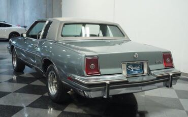 Pontiac-Grand-prix-1985-Medium-Gray-Medium-Dark-Gray-16