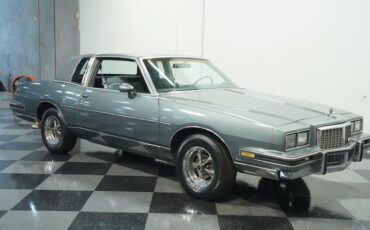 Pontiac-Grand-prix-1985-Medium-Gray-Medium-Dark-Gray-22