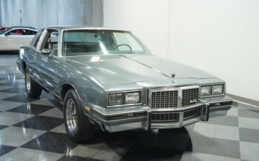 Pontiac-Grand-prix-1985-Medium-Gray-Medium-Dark-Gray-23