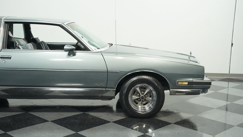 Pontiac-Grand-prix-1985-Medium-Gray-Medium-Dark-Gray-3