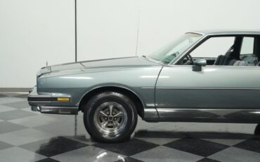 Pontiac-Grand-prix-1985-Medium-Gray-Medium-Dark-Gray-30