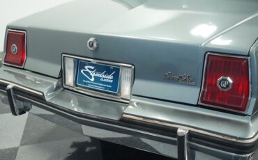 Pontiac-Grand-prix-1985-Medium-Gray-Medium-Dark-Gray-32