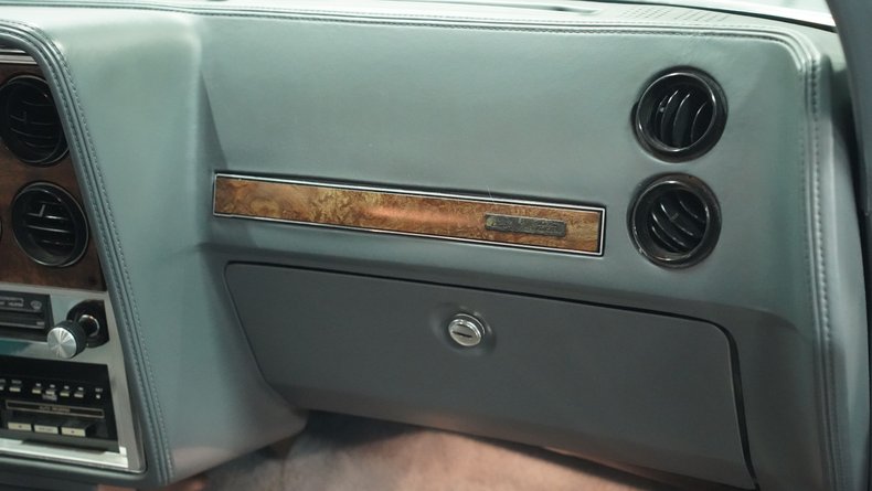 Pontiac-Grand-prix-1985-Medium-Gray-Medium-Dark-Gray-41