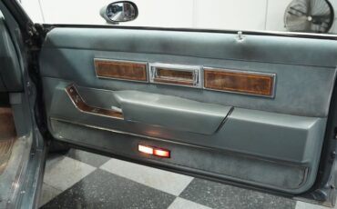 Pontiac-Grand-prix-1985-Medium-Gray-Medium-Dark-Gray-42