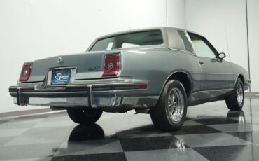 Pontiac-Grand-prix-1985-Medium-Gray-Medium-Dark-Gray-6