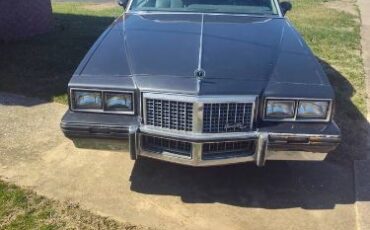 Pontiac-Grand-prix-1986-Greenish-Gray
