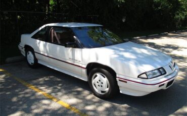Pontiac-Grand-prix-1989-White-Beige-2