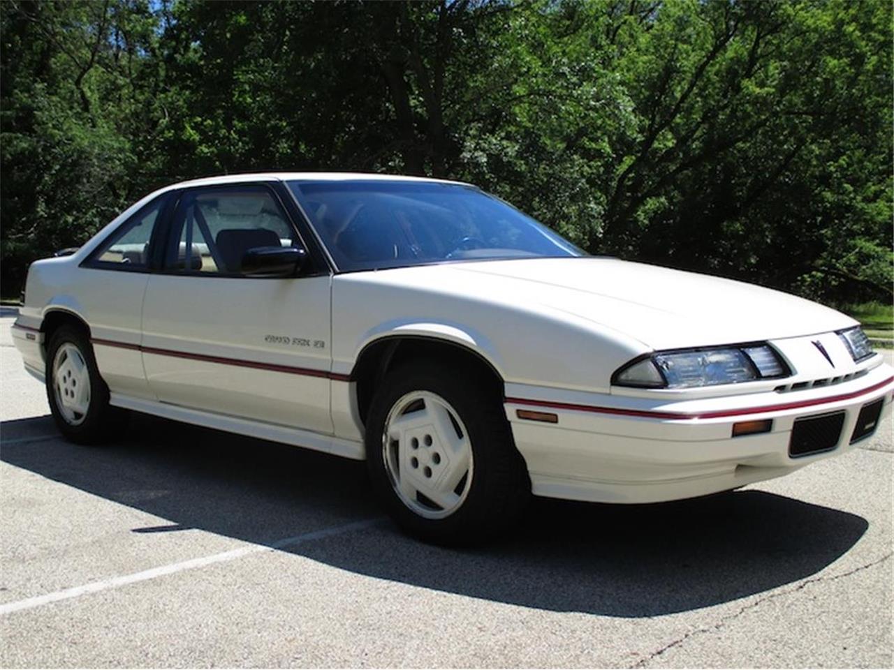 Pontiac-Grand-prix-1989-White-Beige-3
