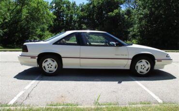 Pontiac-Grand-prix-1989-White-Beige-4