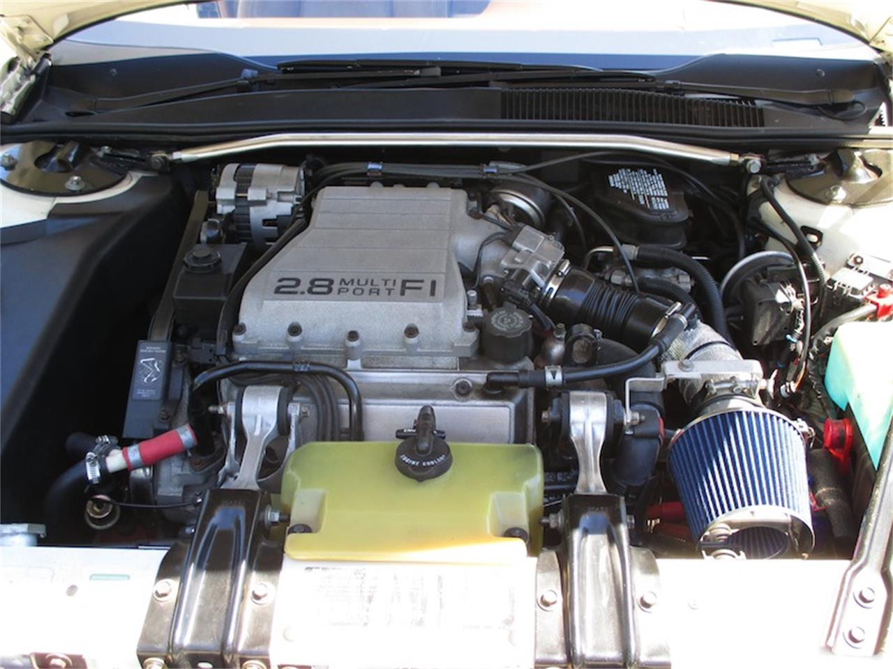 Pontiac-Grand-prix-1989-White-Beige-6