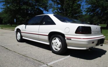 Pontiac-Grand-prix-1989-White-Beige-8