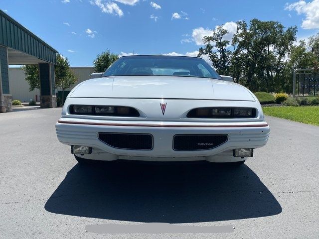 Pontiac-Grand-prix-1995-1