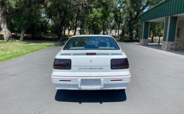 Pontiac-Grand-prix-1995-3