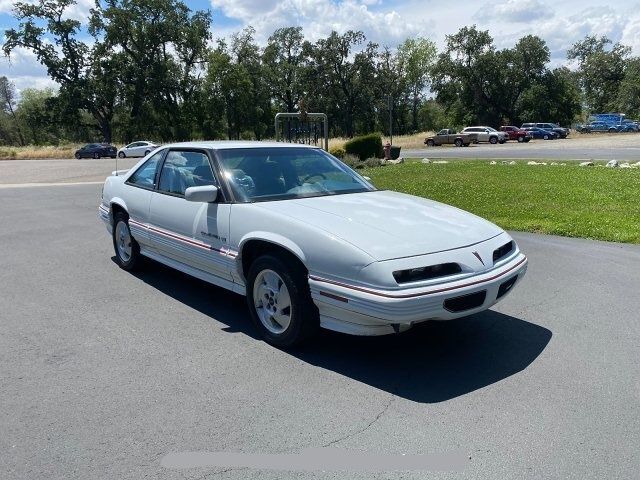 Pontiac-Grand-prix-1995