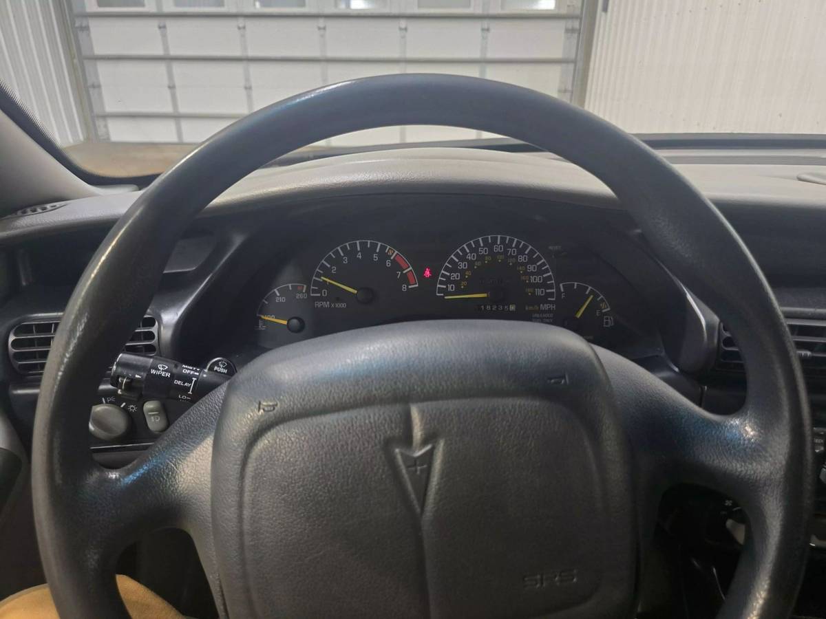 Pontiac-Grand-prix-se-1995-10