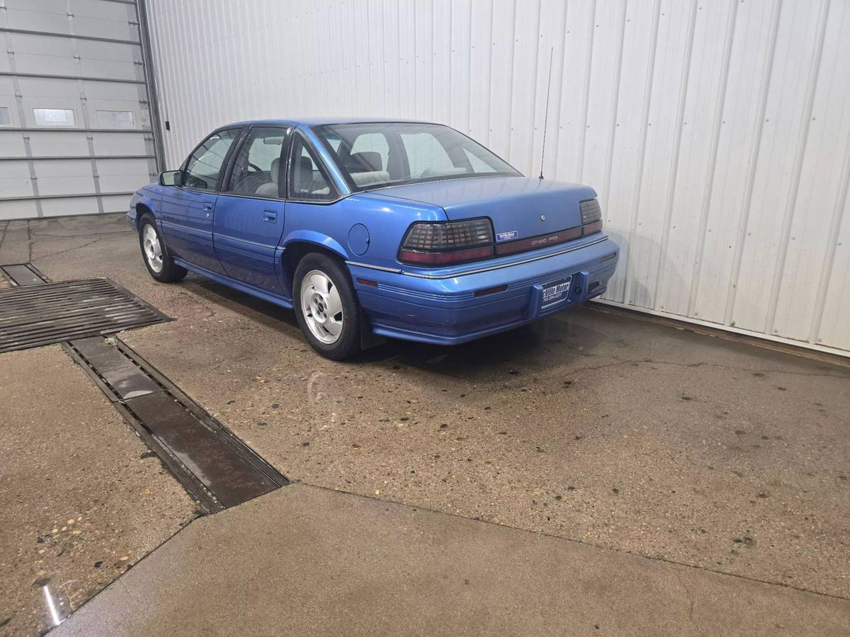 Pontiac-Grand-prix-se-1995-7