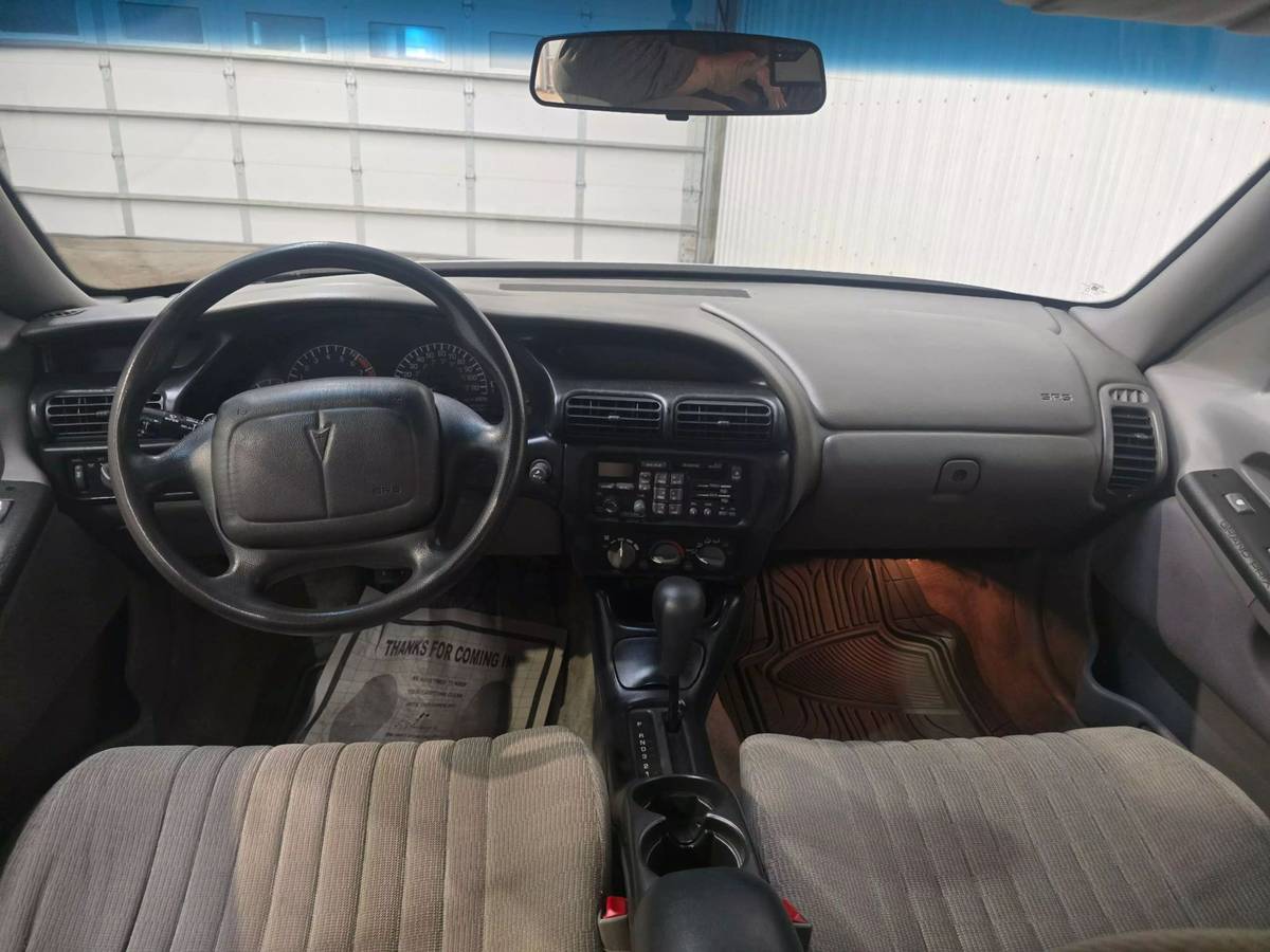 Pontiac-Grand-prix-se-1995-9