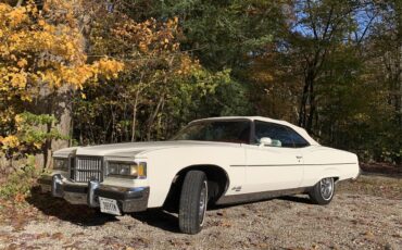 Pontiac-Grand-ville-1975-White-White-12