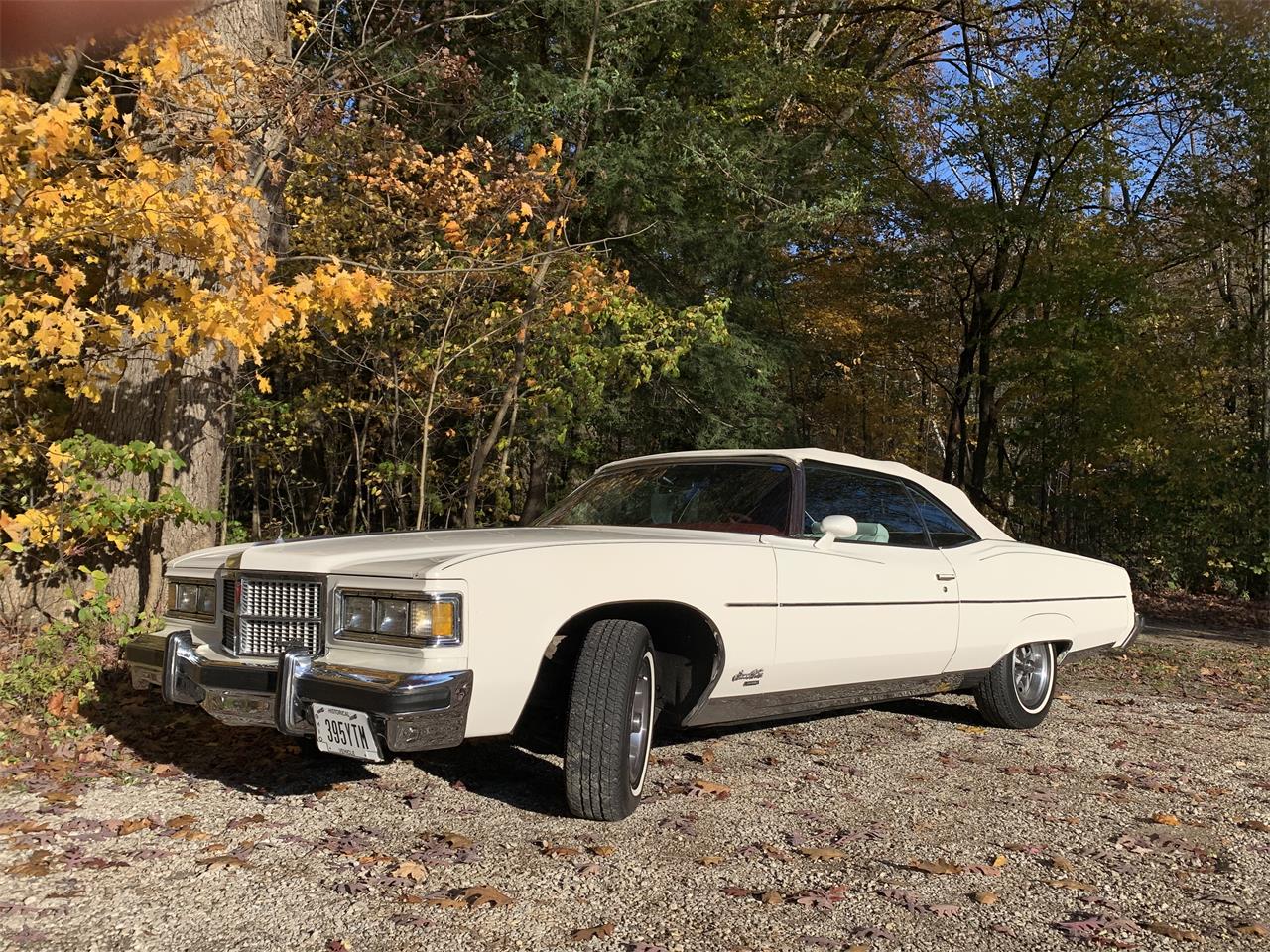 Pontiac-Grand-ville-1975-White-White-12