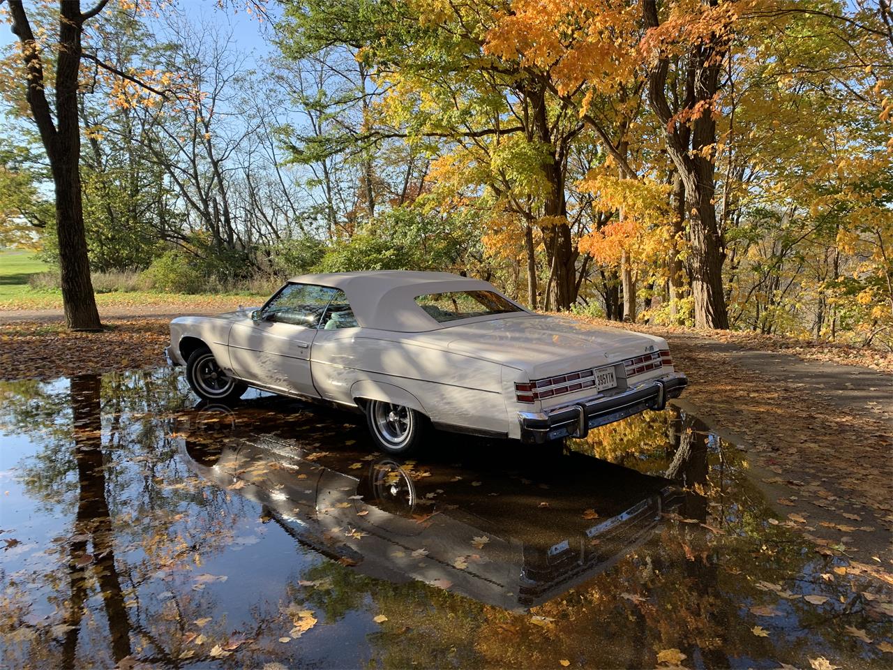 Pontiac-Grand-ville-1975-White-White-13