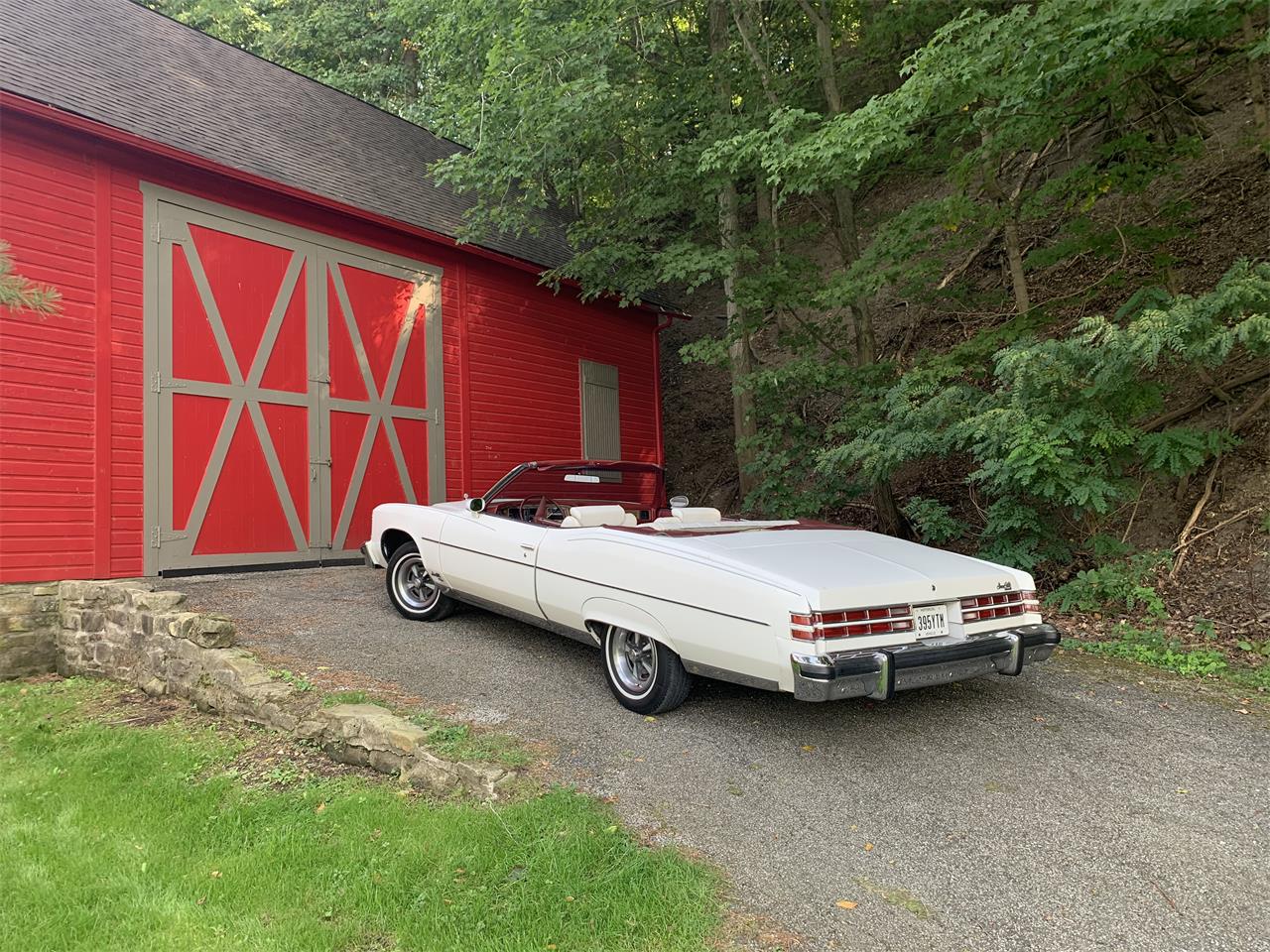 Pontiac-Grand-ville-1975-White-White-2