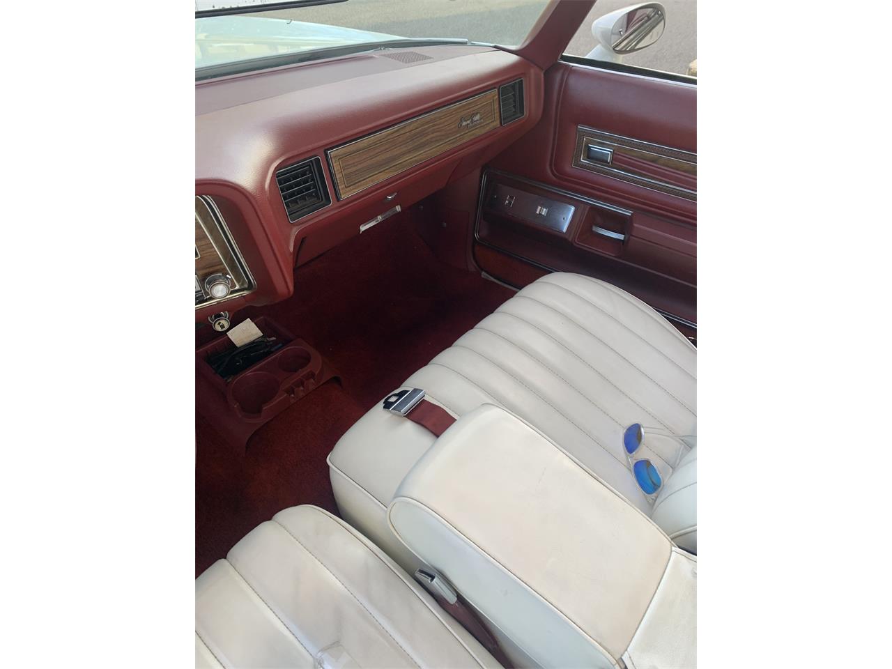 Pontiac-Grand-ville-1975-White-White-25