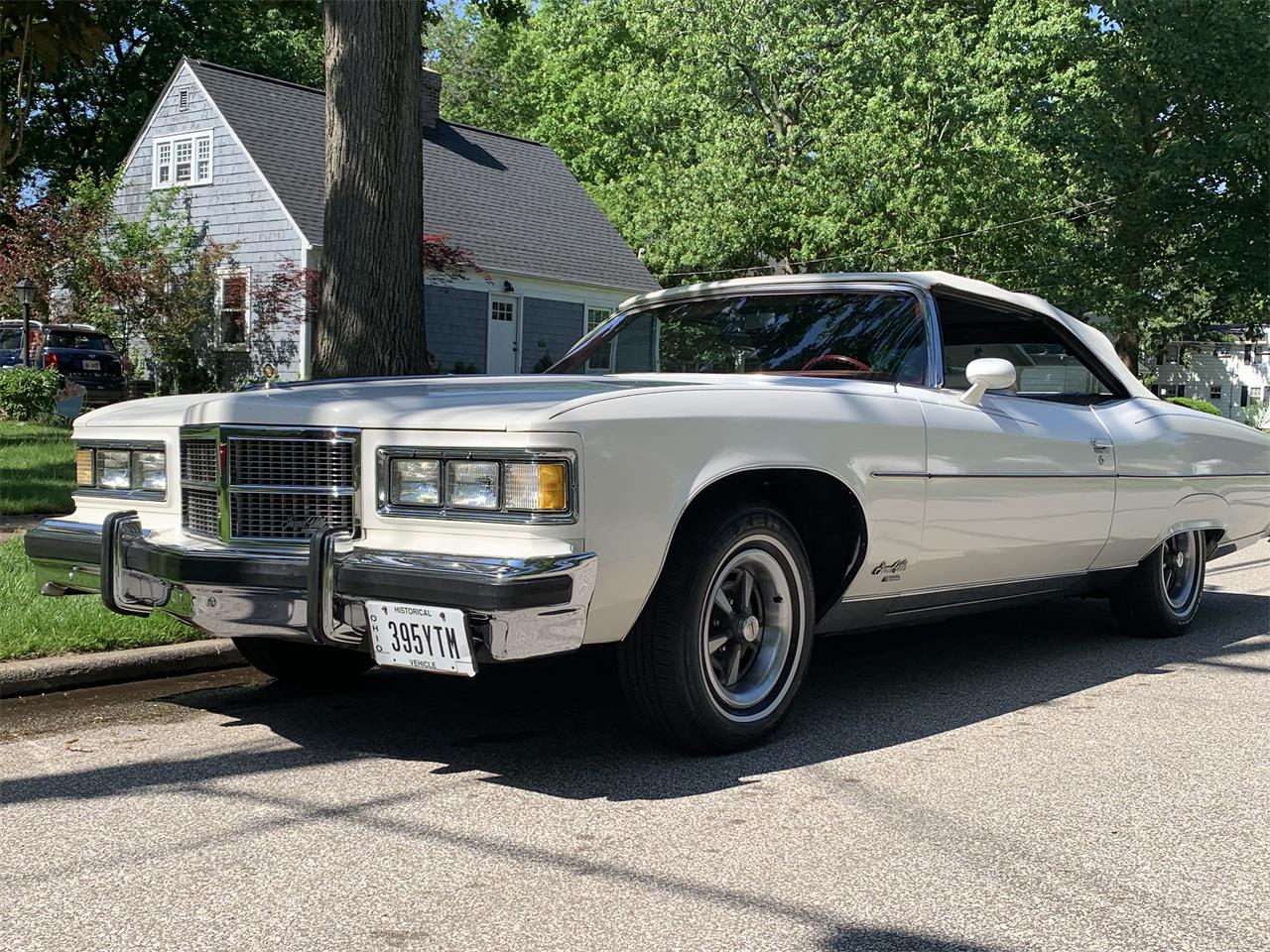 Pontiac-Grand-ville-1975-White-White-6
