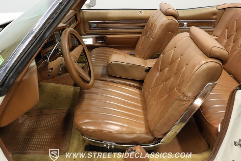 Pontiac-Grandville-1975-Cameo-White-Saddle-33