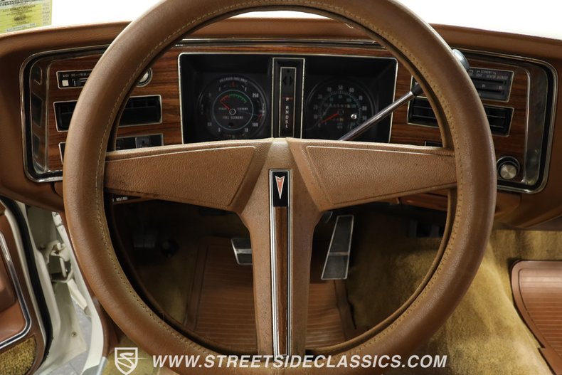 Pontiac-Grandville-1975-Cameo-White-Saddle-34