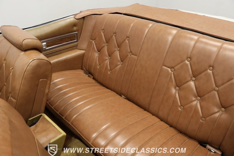 Pontiac-Grandville-1975-Cameo-White-Saddle-41