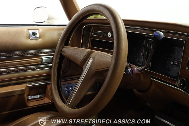 Pontiac-Grandville-1975-Cameo-White-Saddle-46