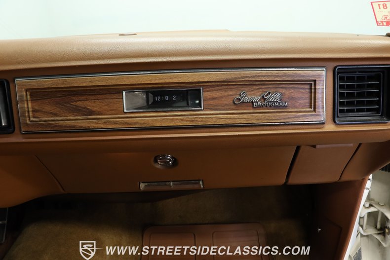 Pontiac-Grandville-1975-Cameo-White-Saddle-47