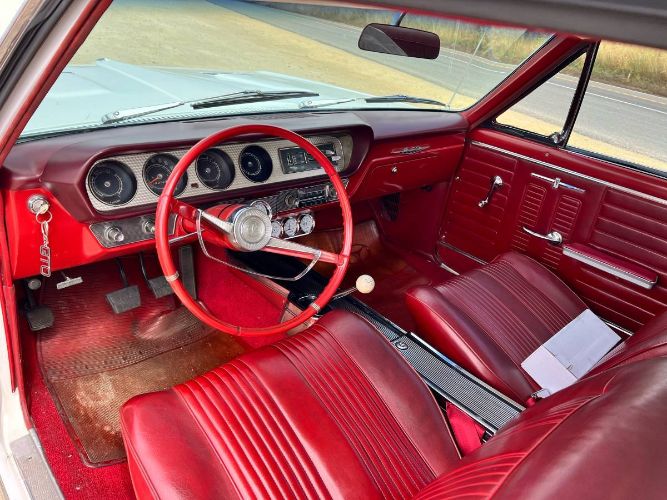 Pontiac-Gto-1964-White-Red-6