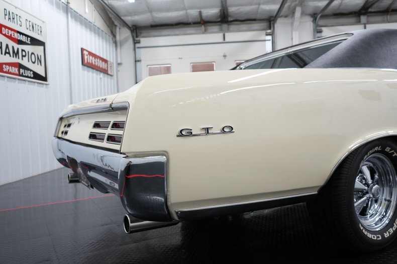Pontiac-Gto-1967-Cameo-Ivory-Red-20
