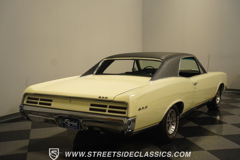 Pontiac-Gto-1967-Cream-Black-27