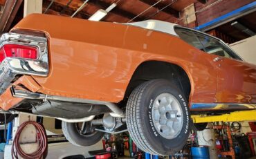 Pontiac-Gto-1971-Canyon-Copper-Pearl-White