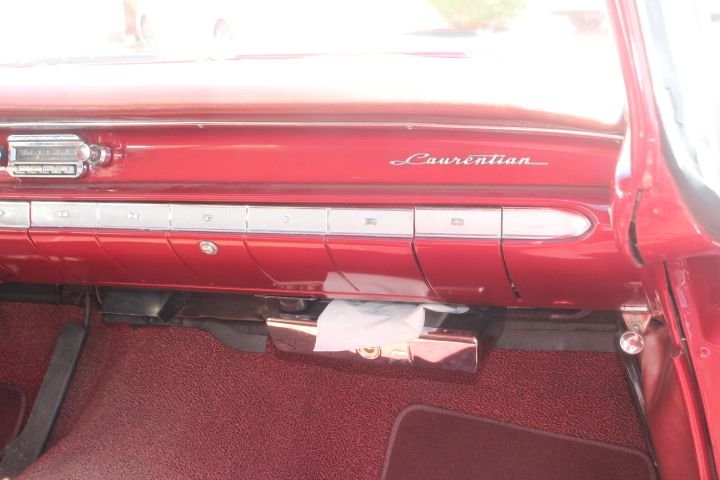 Pontiac-Laurentian-1960-maroon-maroon-11