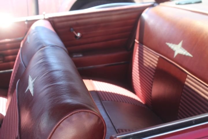 Pontiac-Laurentian-1960-maroon-maroon-18
